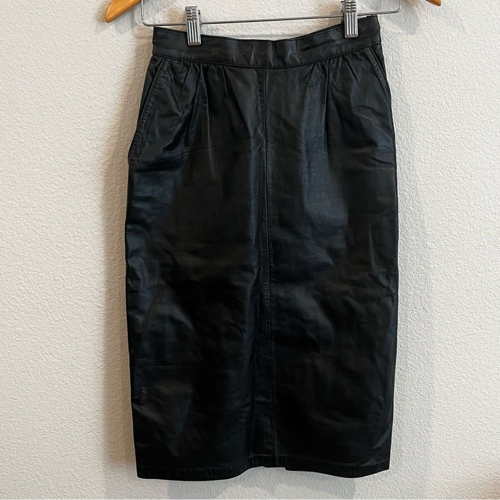Avanti size 4 black high waisted leather midi skirt